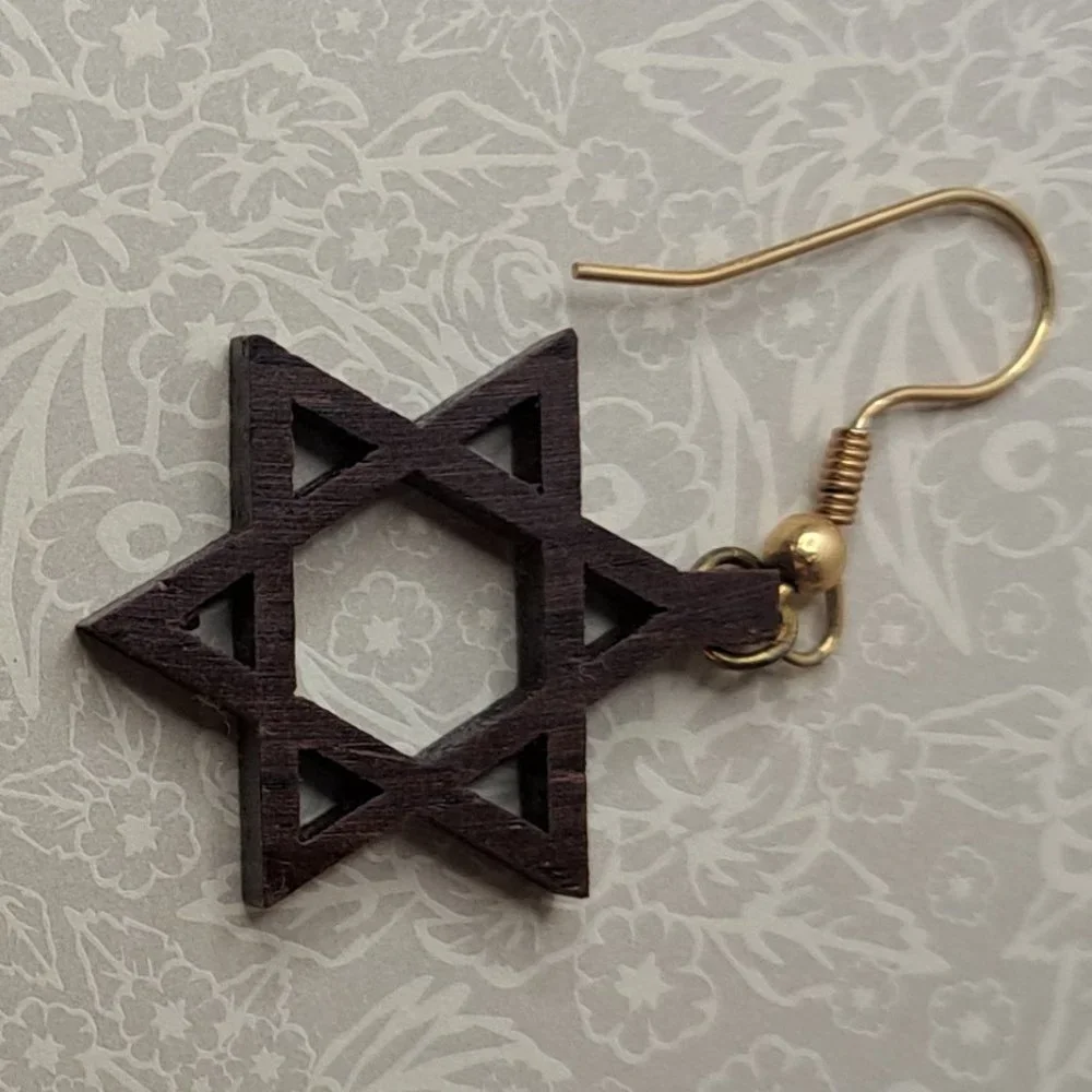 VINTAGE Wood Star of David Earrings - Picture 2 of 7